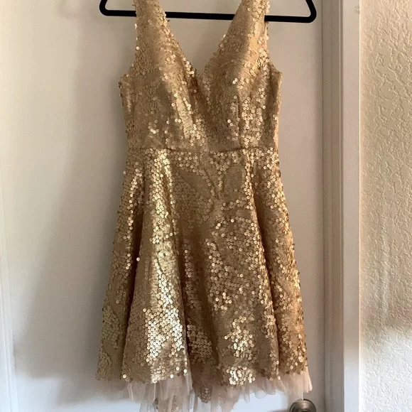 green emerald velvet dress Womens Gold Sequin Dress Sparkly Halter Neck Side Split Bodycon Long Dress  Evening Cocktail Party Prom Dresses Sexy Elegant Formal Nye Wedding Guest  Dresses at Amazon Women's Clothing store
